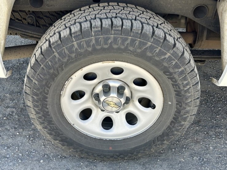 2013-chevrolet-silverado-1500-image-35