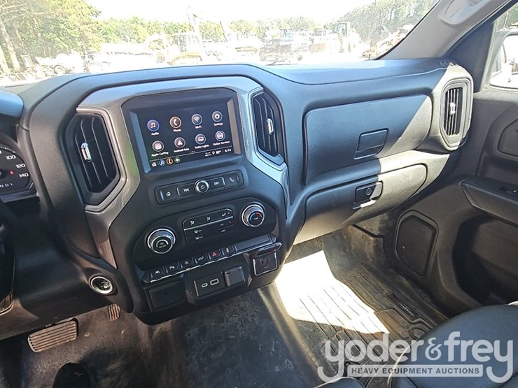 2022-chevrolet-1500-image-41