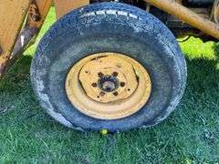 massey-ferguson-2200-image-16