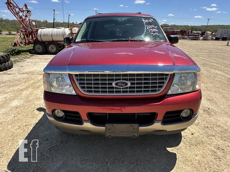 2004-ford-explorer-image-16