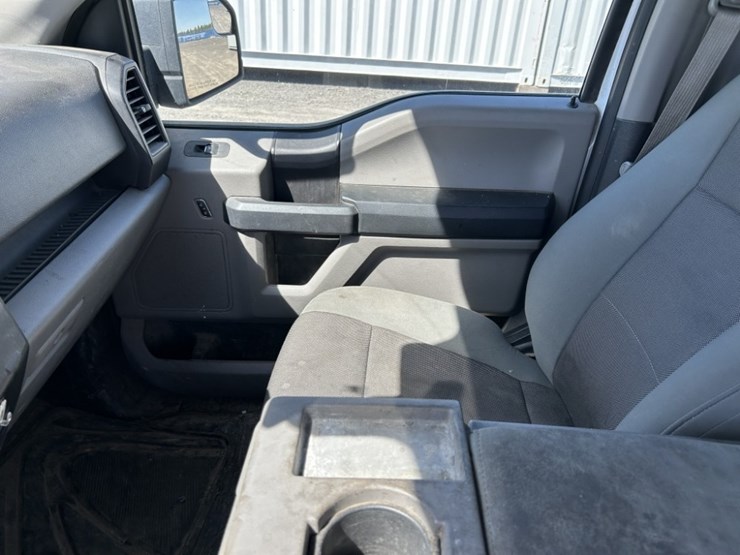 2016-ford-f150-xl-image-14