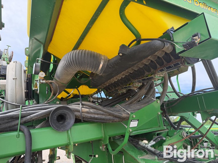 2009-john-deere-1790-image-19