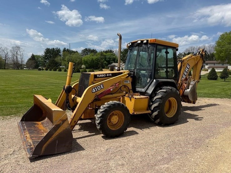 deere-410e-image-1