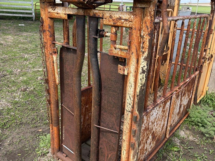 formost-chute-w/-manual-gate-image-5