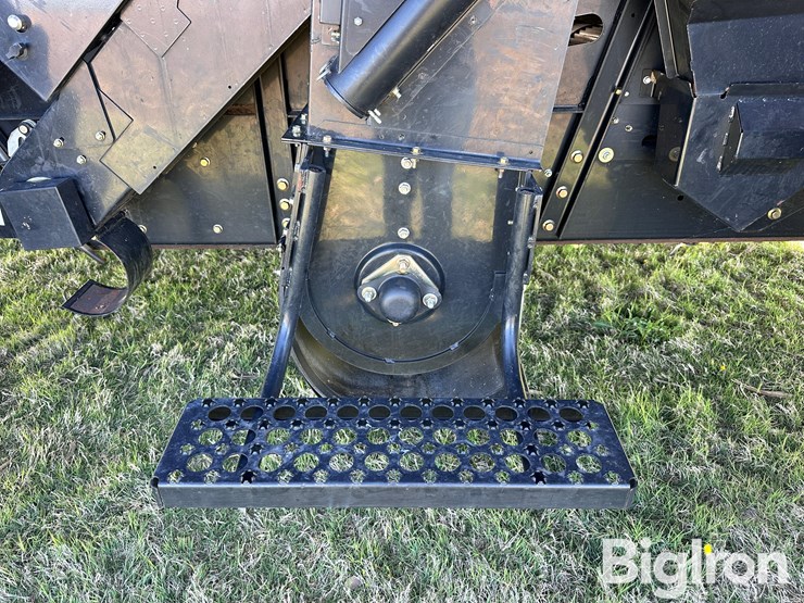 2019-case-ih-7150-image-10