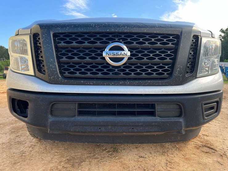 2016-nissan-titan-image-5