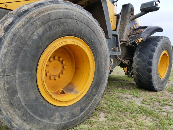 2013-komatsu-wa270-image-5