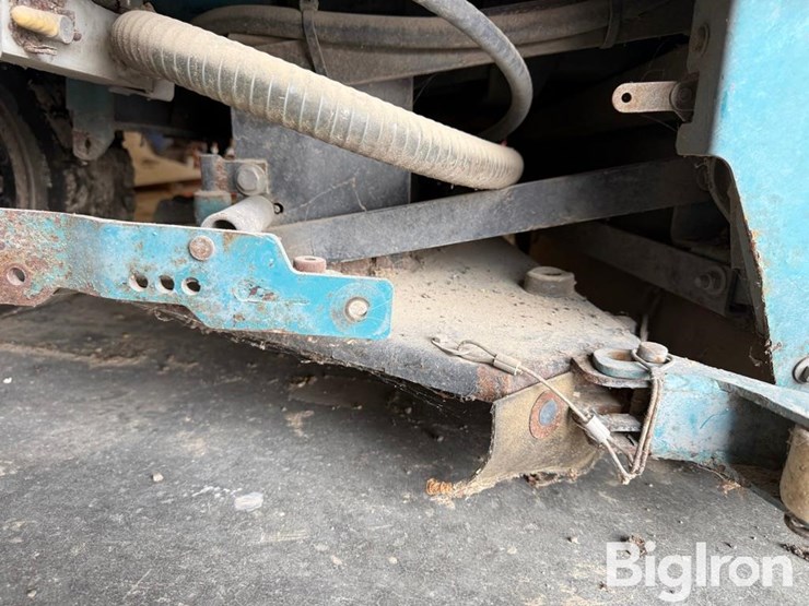 tennant-8200-floor-sweeper-image-11