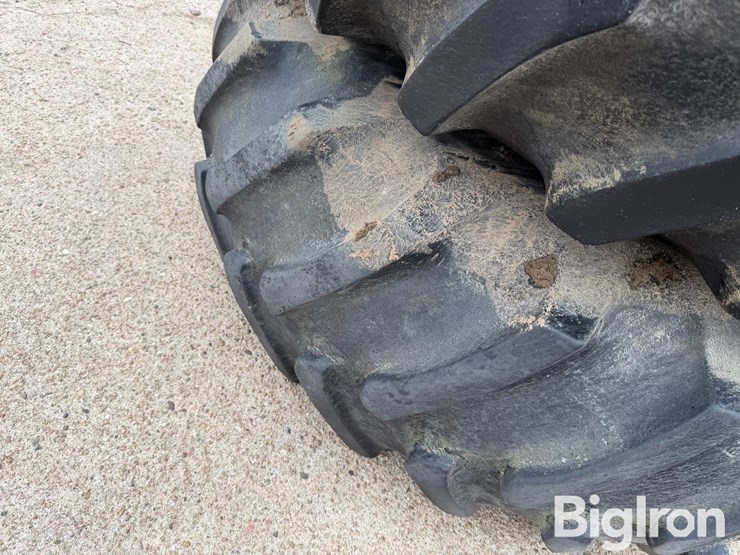 24.5-32-tires-&-rims-image-17