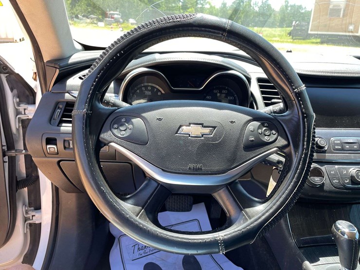2017-chevrolet-impala-4-door-sedan-(180,759-miles)-image-12