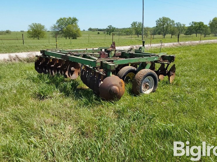 john-deere-12-image-5