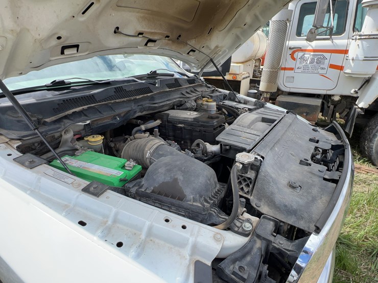 2011-dodge-3500-image-8