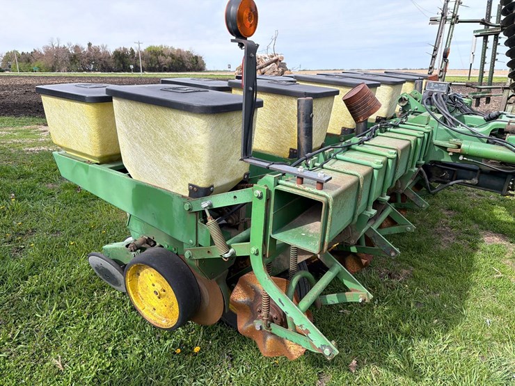 john-deere-7000-image-22