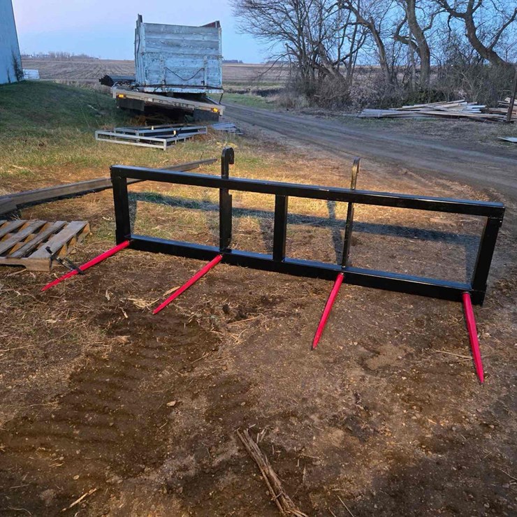 M&J Volvo Mount Double Bale Spear