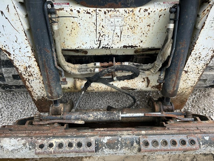 bobcat-t630-image-10