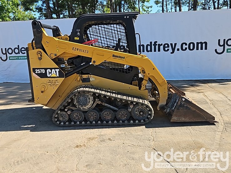 2015-caterpillar-257d-image-6