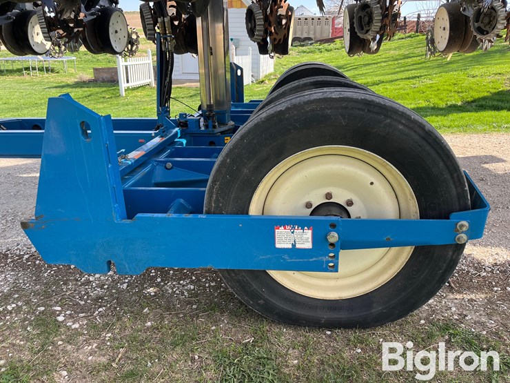 2006-kinze-3600-image-13