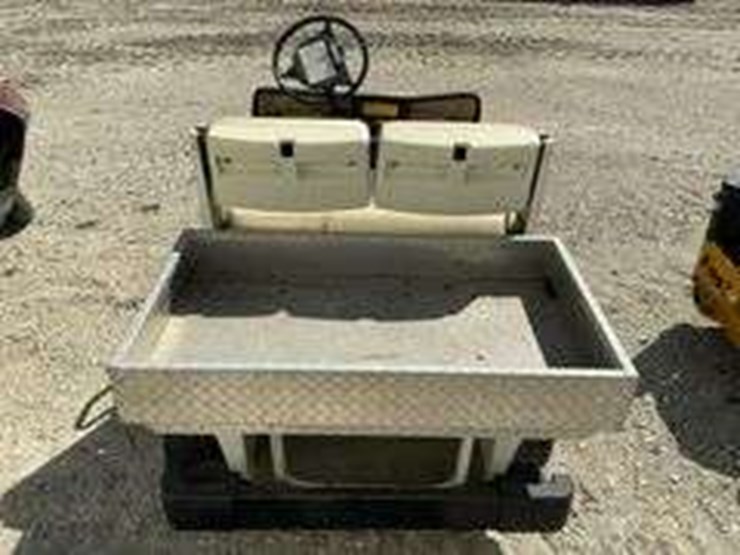 yahmaha-gas-golf-cart-w/-utility-box-image-4