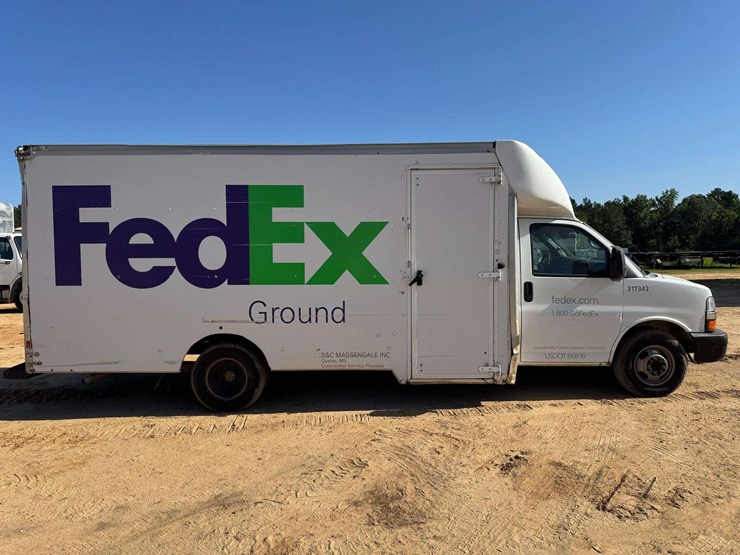2014-chevrolet-express-3500-image-7