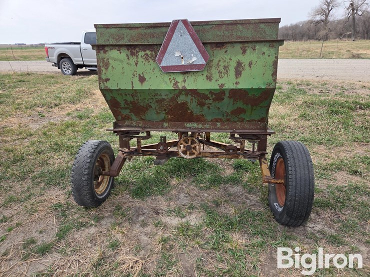 shop-built-seeder/fertilizer-spreader-image-6