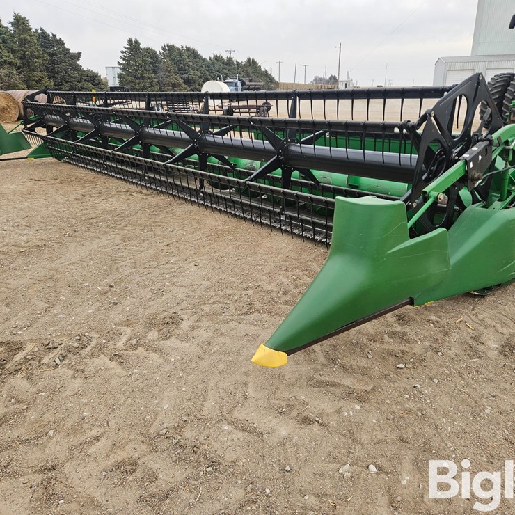 2005 JOHN DEERE 630F