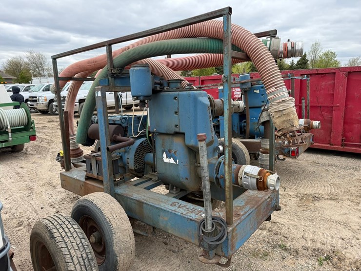 #3889-•-towable-water-pump-image-3
