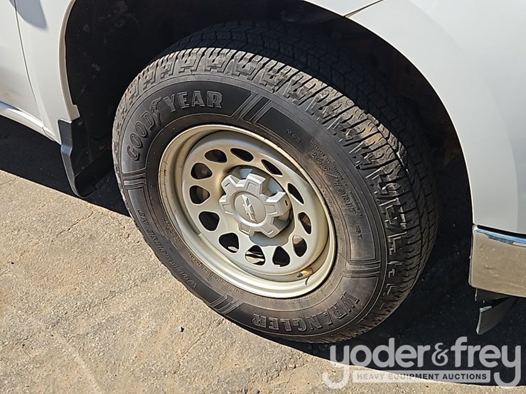 2022-chevrolet-1500-image-11