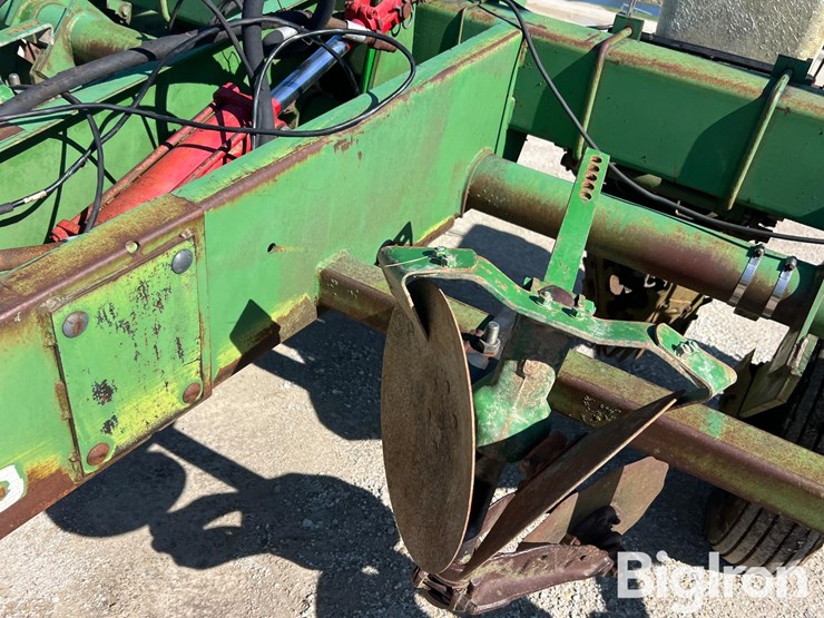john-deere-7000-image-12
