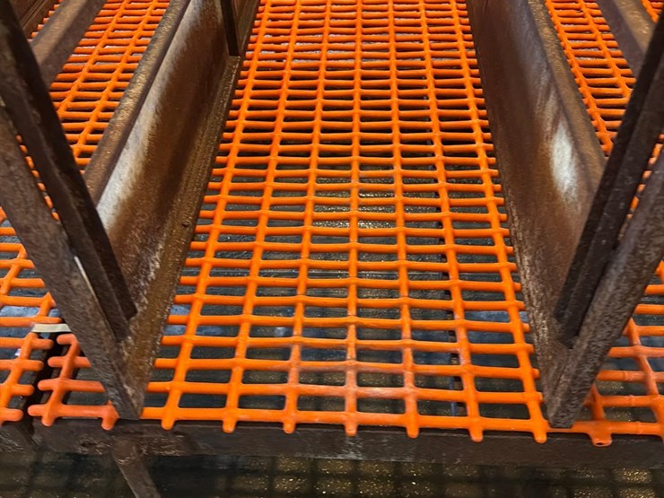 10-sections-of-orange-metal-floor-grates-image-18