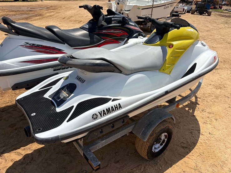 (2)-yamaha-jet-skis-&-trailer-image-5