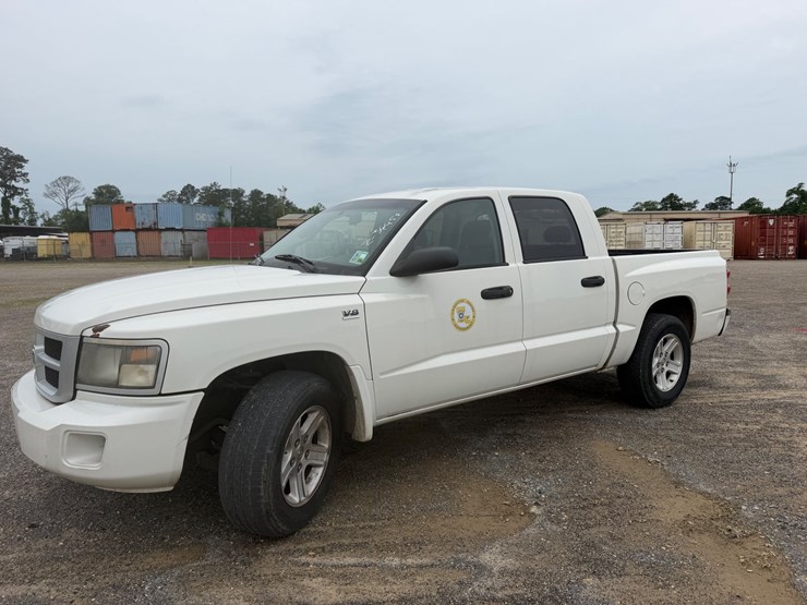 2009-dodge-dakota-image-1
