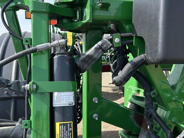 2020-john-deere-r4045-image-93