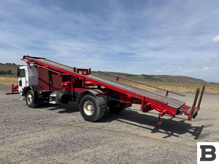 1994-peterbilt-320-image-4