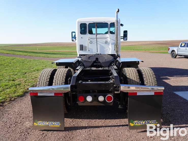 2015-kenworth-t680-image-6