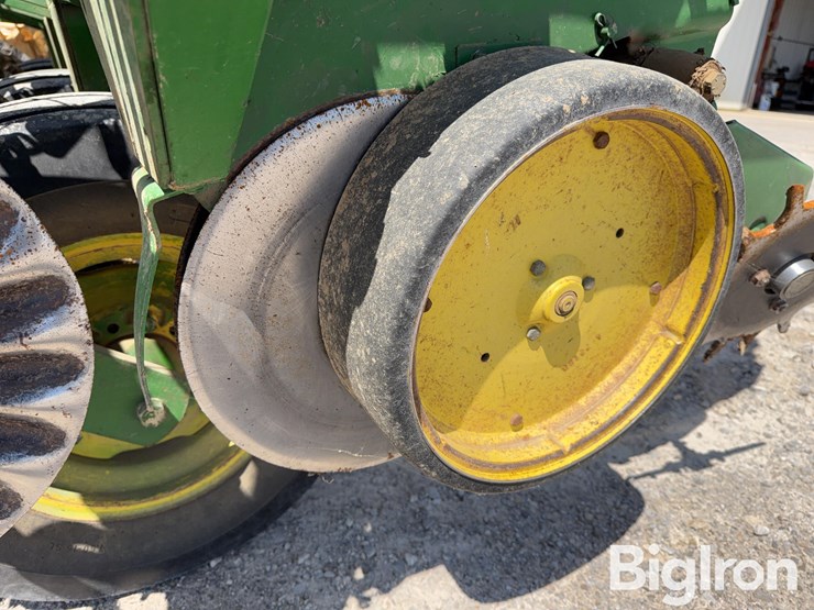 john-deere-7000-image-15