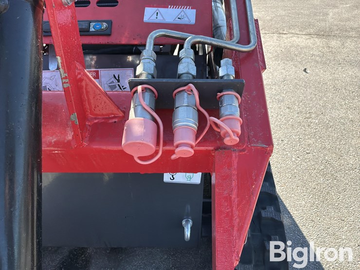 2026-massey-ferguson-730-image-11