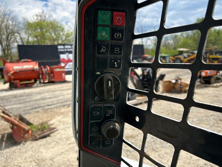 2021-bobcat-t66-image-21