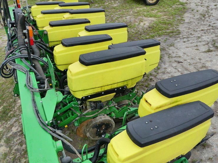 john-deere-1705-image-4