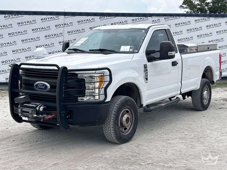 2017-ford-f250-image-1