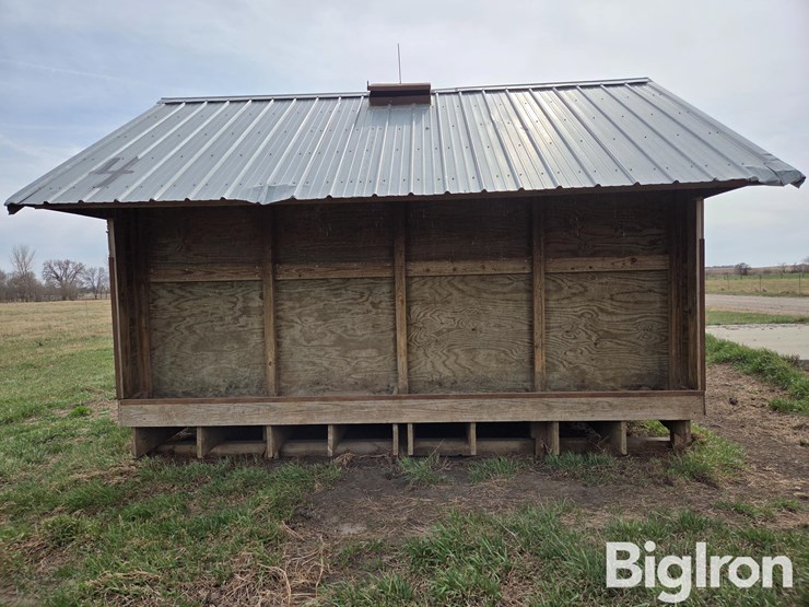 shop-built-wood-livestock-feeder-image-4