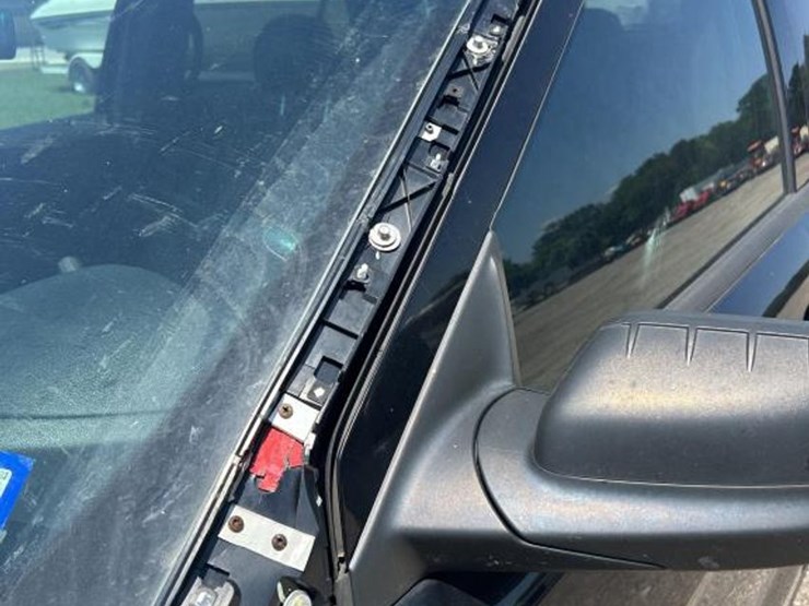 2017-ford-explorer-image-18