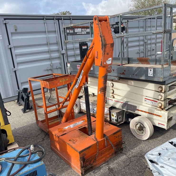 #9000 • Forklift Aerial Lift Bucket (O7)