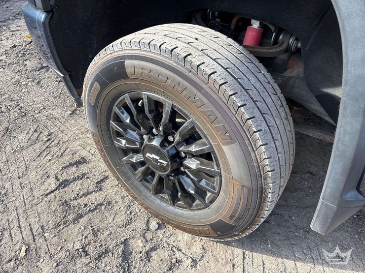 2021-chevrolet-silverado-2500-image-33