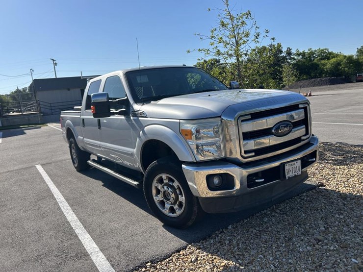 2015-ford-f250-xlt-image-3