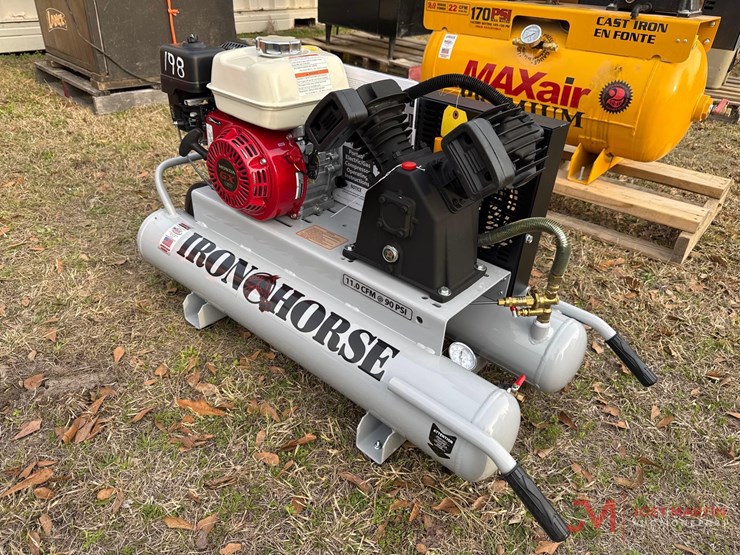 new-iron-horse-wheel-barrel-air-compressor-image-4