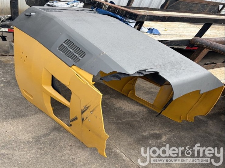 2018-deere-310l-ep-image-3