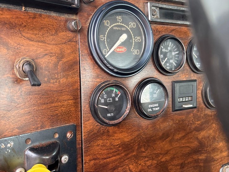 1989-peterbilt-377-image-85