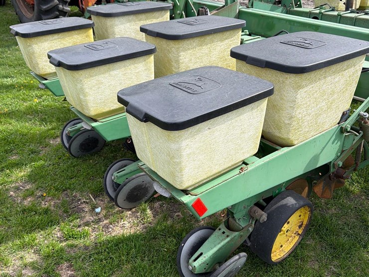 john-deere-7000-image-46