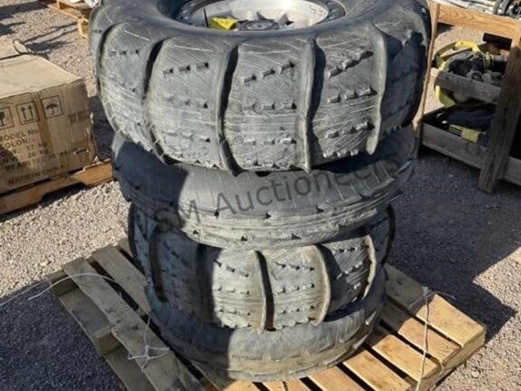 32in-sand-paddle-tires-&-15in-wheels-image-1