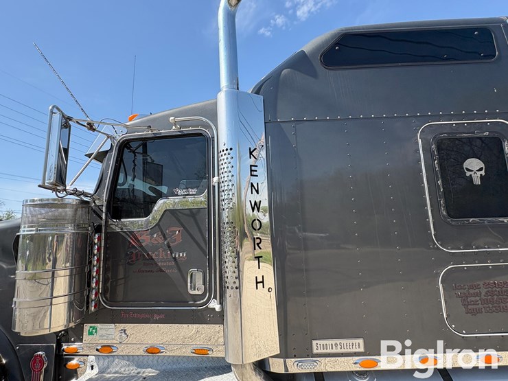 2007-kenworth-w900-image-18